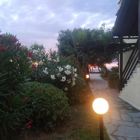 Studios Galanis Afytos Exterior photo